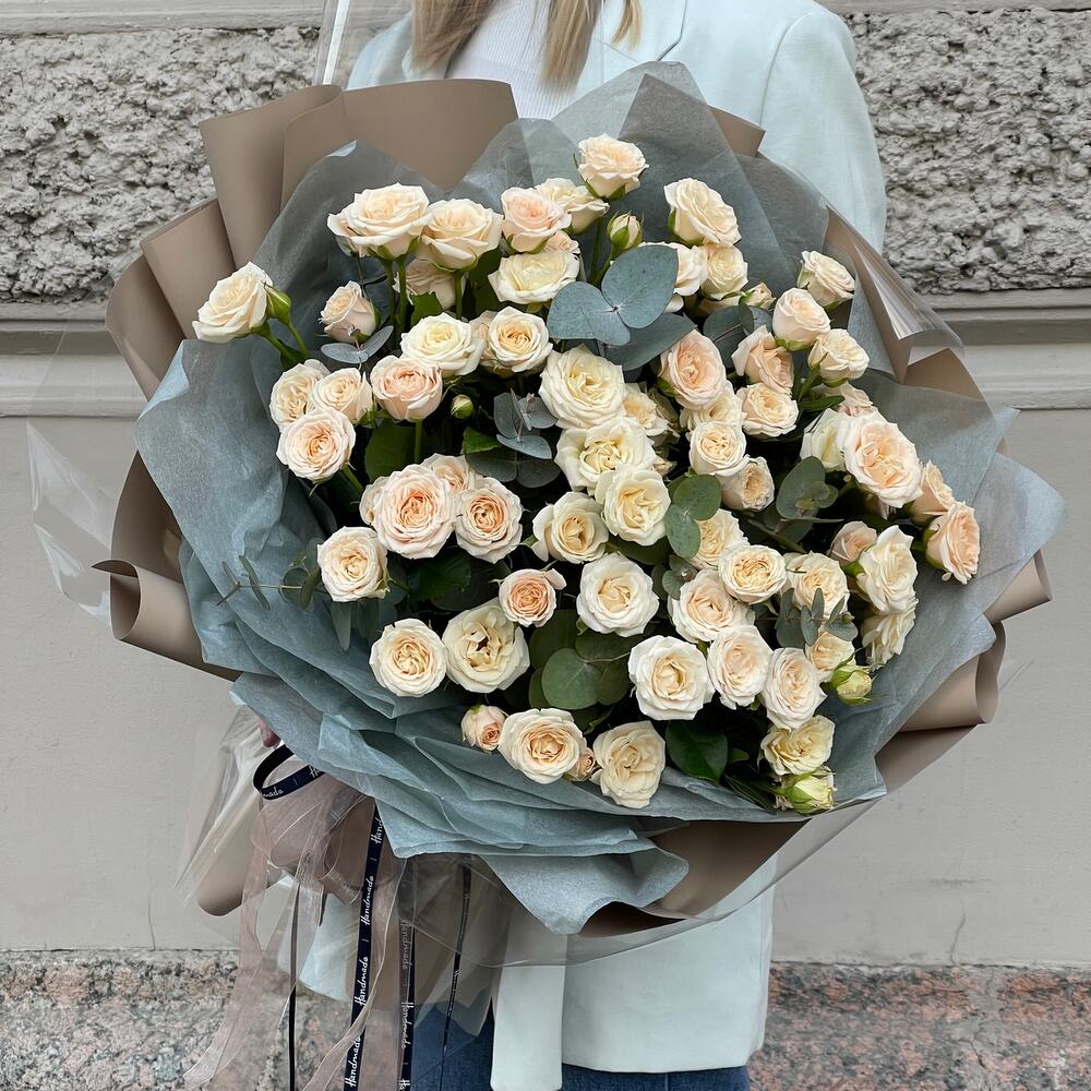 Букет с нежной кустовой розой «Кофейный Маршмэллоу XXL»